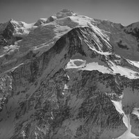 Mt Maudit, Mt Blanc, Aiguille de Bionnassay, Dôme et Aiguille du Goûter, en mars 1949, par  Werner Friedli 