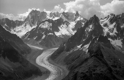 Jorasses, Mer de Glace, Grépon, en juillet 1964 par Werner Friedli Jorasses, Mer de Glace, Grépon, en juillet 1964 par Werner Friedli