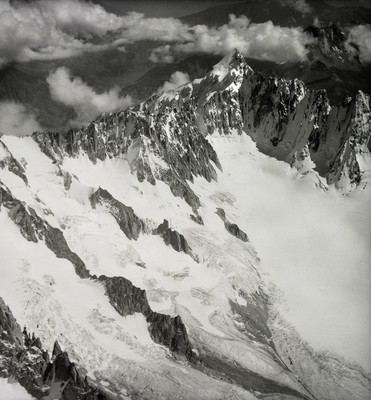 Mont Dolent W, le 31 août 1957 par Werner Friedli Mont Dolent W, le 31 août 1957 par Werner Friedli