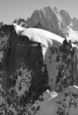 Cordée sur le Rognon du Plan, sur fond de versant Charpoua de l'Aiguille Verte (23 mai 2009). Cordée sur le Rognon du Plan, sur fond de versant Charpoua de l'Aiguille Verte (23 mai 2009).