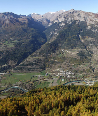 St Clément et la Tête de Fouran, au fond la Tête de Vautisse, par Etienne Baudon St Clément et la Tête de Fouran, au fond la Tête de Vautisse, par Etienne Baudon