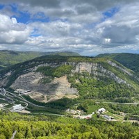 Plagne, toute la falaise sur 2km