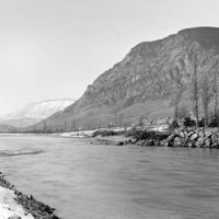 La Durance à Remollon et Montagne de Saint Maurice, au fond, Céüse
