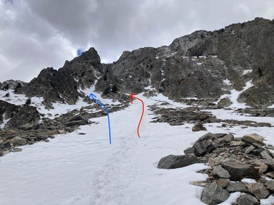 En rouge, le couloir Vermicelle, en bleue le couloir tête de mort 