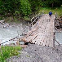 Pont de Petite Serenne sur l'Ubaye, secoué par une crue (2009)