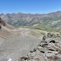 Depuis le col le vallon des Eaux Rousses versant N