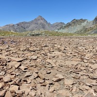 Lac presque vide des Eaux Rousses 