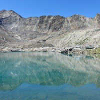 Lac Inférieur des Eaux Rousses avec Torre di Lavina et la pointe des Eaux Rousses en arrière plan 