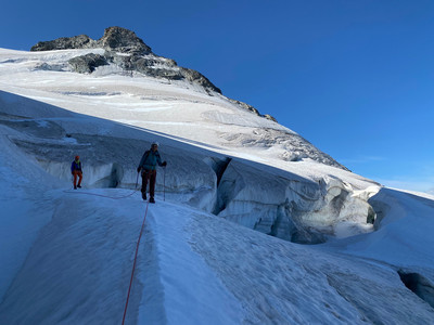 Mon Samsung est allé rendre visite à la crevasse de droite. Celui qui le trouvera a le droit de le garder. Mon Samsung est allé rendre visite à la crevasse de droite. Celui qui le trouvera a le droit de le garder.