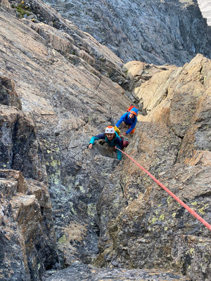 Le magnifique dièdre en face sud de l'arête Le magnifique dièdre en face sud de l'arête