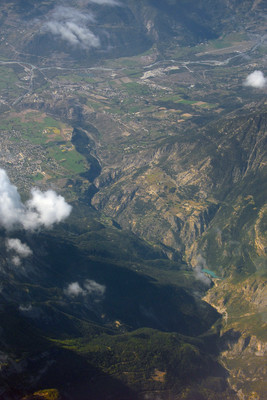 Vue aérienne des gorges du Guil, de la Maison du Roy à Guillestre Vue aérienne des gorges du Guil, de la Maison du Roy à Guillestre