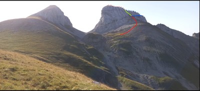 En rouge les parties communes, en bleu l'itinéraire de la vire en vert l'itinéraire du couloir. En rouge les parties communes, en bleu l'itinéraire de la vire en vert l'itinéraire du couloir.