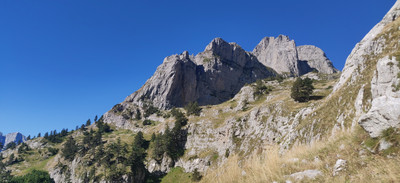 à mi-chemin de la montée, le Maja e Thatë à mi-chemin de la montée, le Maja e Thatë