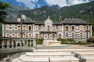 Ancienne Mairie-école de Livet Ancienne Mairie-école de Livet