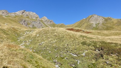 Vue de la combe "variante" depuis le replat à 2300 m Vue de la combe "variante" depuis le replat à 2300 m