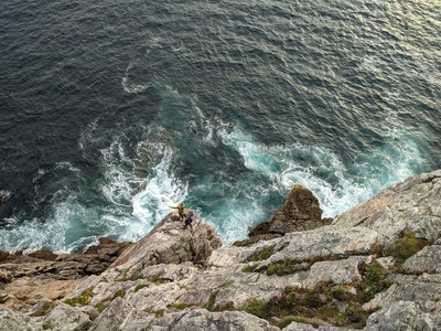[Concours Photo Sophie 2023]Pen-Hir - Soleil rouge : vue plongeante sur la voie et le ressac