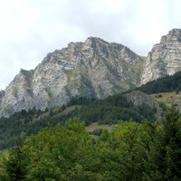 Contreforts en rive droite de la Stura vus de Pietraporzio