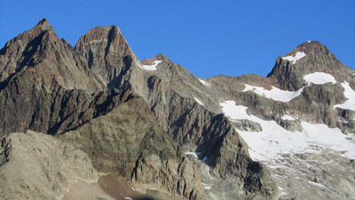 Vue du vallon de Bonne Pierre sur le Rouget, le Pic Gény et le Plaret Vue du vallon de Bonne Pierre sur le Rouget, le Pic Gény et le Plaret