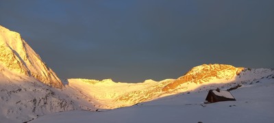 [Concours Photo Sophie 2023] Lever de soleil depuis le refuge de la Dent Parrachée