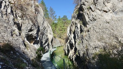 Cañon de los Arcos : Une des parties équipées de passerelles Cañon de los Arcos : Une des parties équipées de passerelles