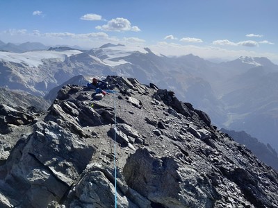sommet du grand bec, arrivée depuis le nord. Vu sur le glacier de la vanoise