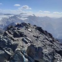 sommet du grand bec, arrivée depuis le nord. Vu sur le glacier de la vanoise