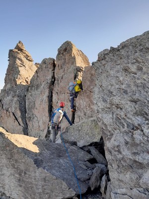 un passage technique dans la traversée d'arrete partie sud, entre vallonet et grand bec