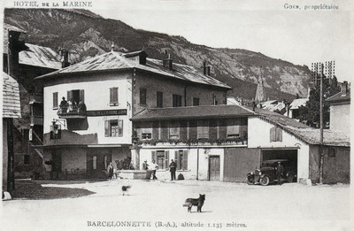 A Barcelonnette (CPA)