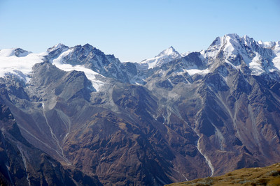 Naya Kanga, Kanja La et Kanja Himal depuis le Yala Peak