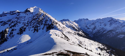Grands Moulins : couloir NW et arête NW Grands Moulins : couloir NW et arête NW
