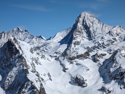 Dent Blanche versant SW, au 1er plan cols de la Tsa et Bertol, vus du Pigne d'Arolla Dent Blanche versant SW, au 1er plan cols de la Tsa et Bertol, vus du Pigne d'Arolla