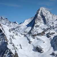Dent Blanche versant SW, au 1er plan cols de la Tsa et Bertol, vus du Pigne d'Arolla
