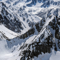 Baisse de la Lauze ; Tavels et ses couloirs NW depuis le Malinvern