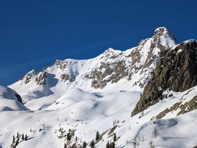 Rifugio Questa sous les arrêtes Margiole-Scluos-Portettes Rifugio Questa sous les arrêtes Margiole-Scluos-Portettes