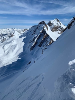 Couloir vu du Grandinagia Couloir vu du Grandinagia