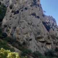 La Grande Aiguille telle qu'on la voit depuis le sentier du vallon d'En-Vau lorsqu'on descend vers la calanque