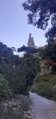 La Grande Aiguille lorsqu'on revient de la calanque d'En-Vau La Grande Aiguille lorsqu'on revient de la calanque d'En-Vau