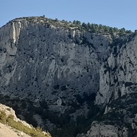 Le Crêt Saint-Michel vu des hauteurs de Morgiou 