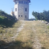Le local technique au sommet de la cime des Cabanelles 