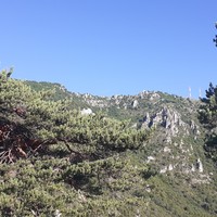 La cime des Cabanelles au centre