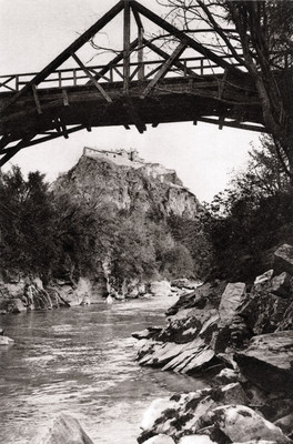 Château-Queyras par Henri Garagnon Château-Queyras par Henri Garagnon