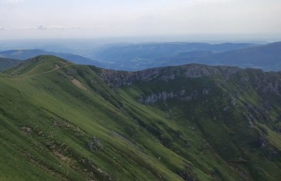 Le Puy Brunet à gauche et la face nord de l'Arpon du Diable