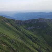 Le Puy Brunet à gauche et la face nord de l'Arpon du Diable