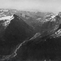 Pontresina,  vallée d'Ova da Bernina, passo Bernina, Piz Albris, par Walter Mittelholzer
