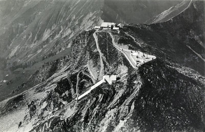 Sommet du Niesen, par Walter Mittelholzer en 1929 Sommet du Niesen, par Walter Mittelholzer en 1929