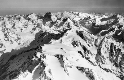 Dôme de Monêtier, les Agneaux, la Meije, Glacier Blanc, par Walter Mittelholzer en 1928 Dôme de Monêtier, les Agneaux, la Meije, Glacier Blanc, par Walter Mittelholzer en 1928