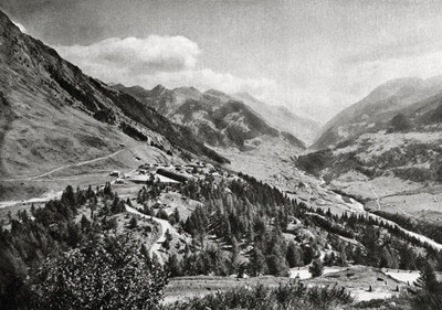 Airolo vu de la route du Gothard par Gaberell Airolo vu de la route du Gothard par Gaberell
