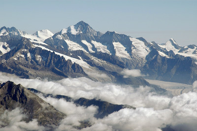 Finsteraarhorn , glacier d'Aletsch, par omα