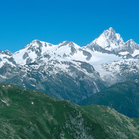Finsteraarhorn E, par omα