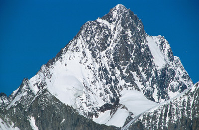 Finsteraarhorn E, par omα